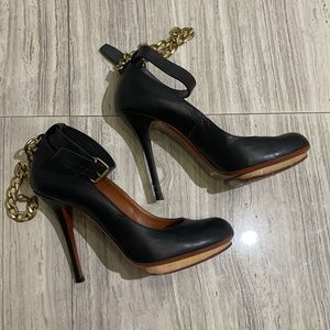 Lanvin black leather pumps heels Ankle strap chain